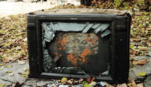 テレビは粗大ゴミに出せない！じゃあどうやって捨てればいいの？
